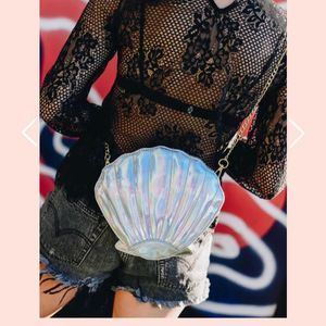 Meet your Posher, Amelia